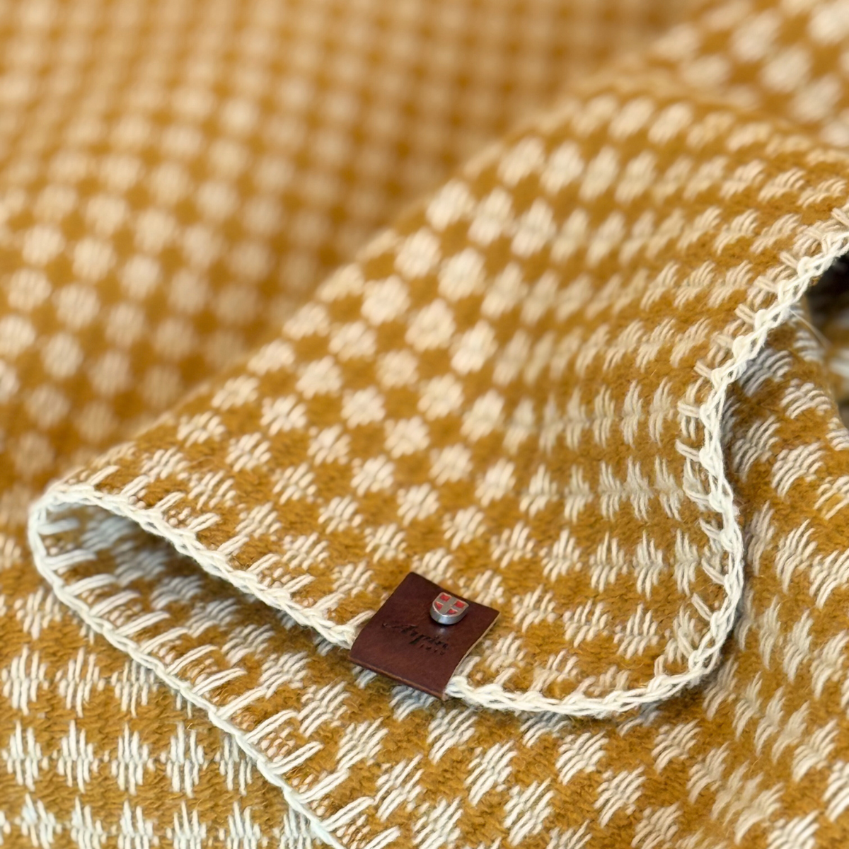 Plaid en laine Anémone / Ocre