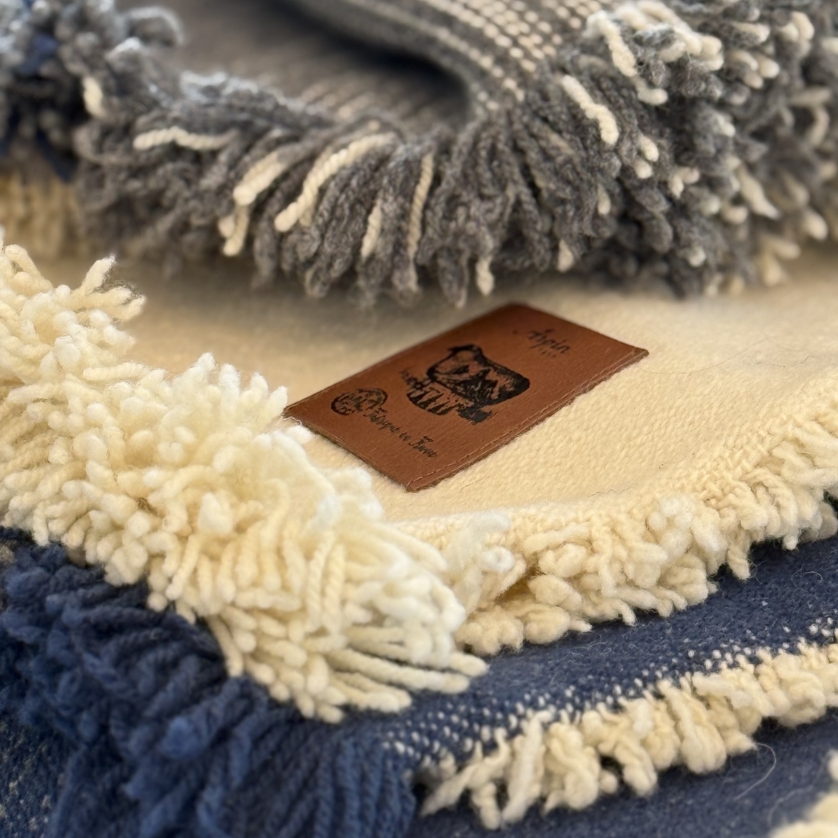 Balme wool throw / ecru-grey-blue